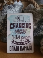 Houten kaart Changing the toilet paper